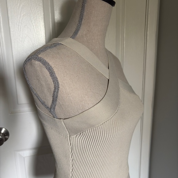 Babaton Cream Ribbed Crop Tank Top - Picture 3 of 6